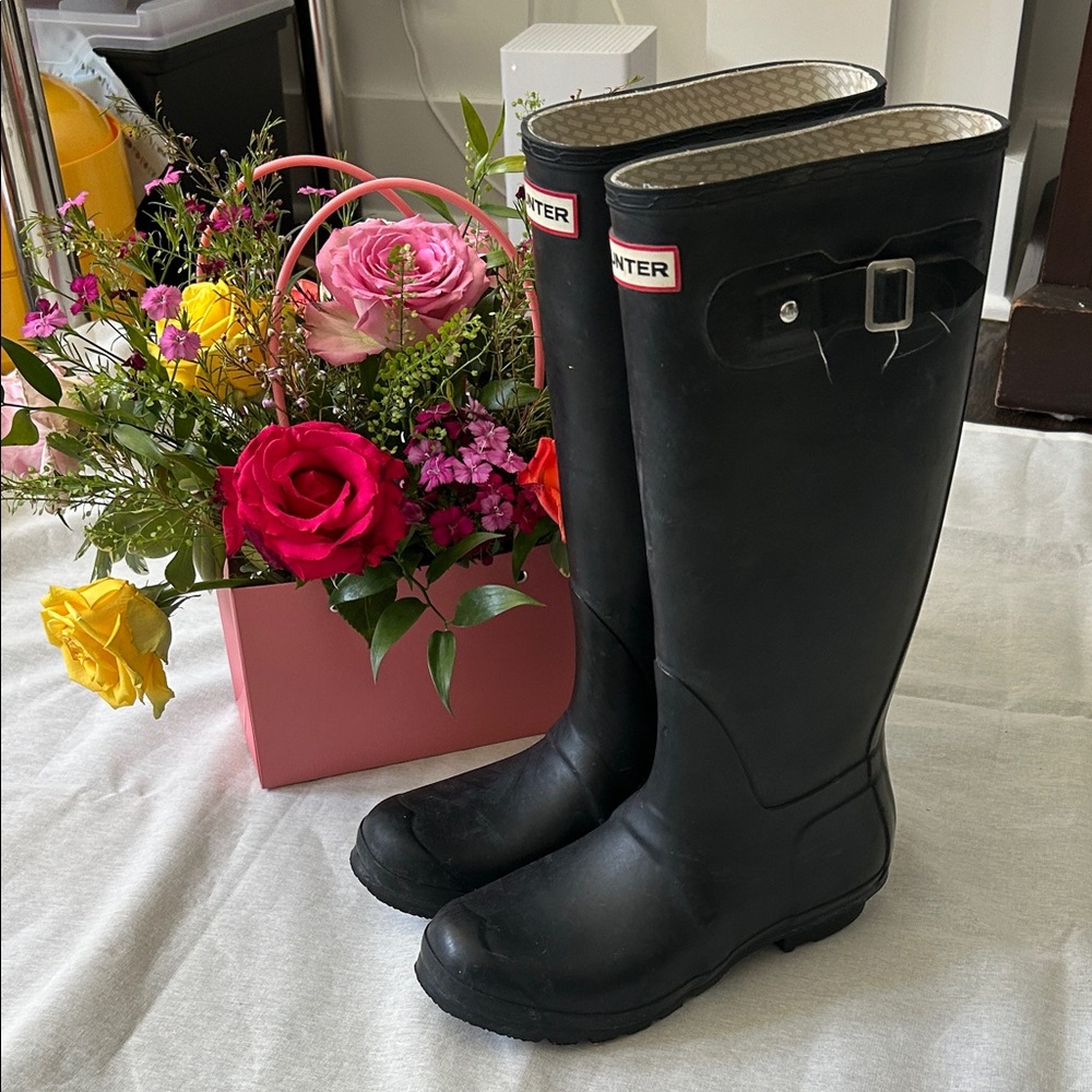 Hunter Black Tall Waterproof Buckle Boots US size 6M/7F
